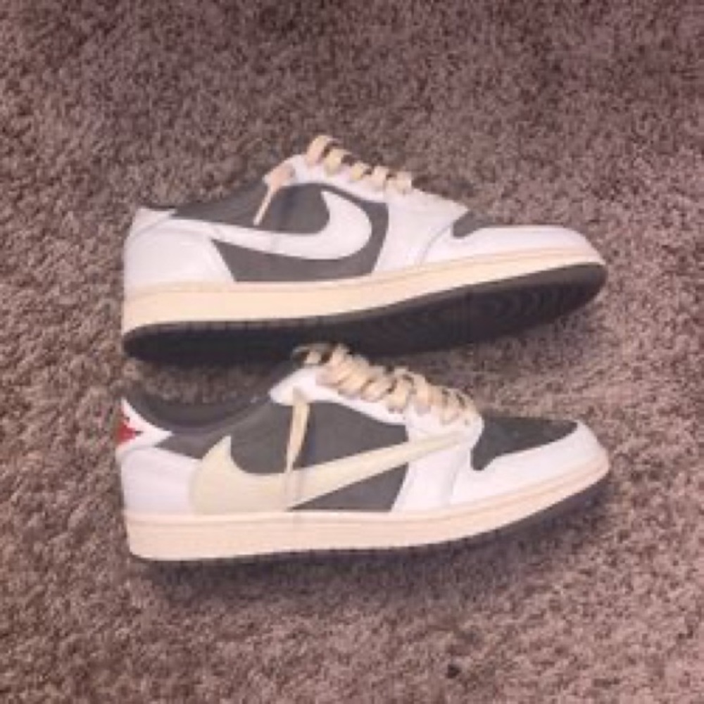 Air Jordan 1 x Travis Scott Reverse Mochas